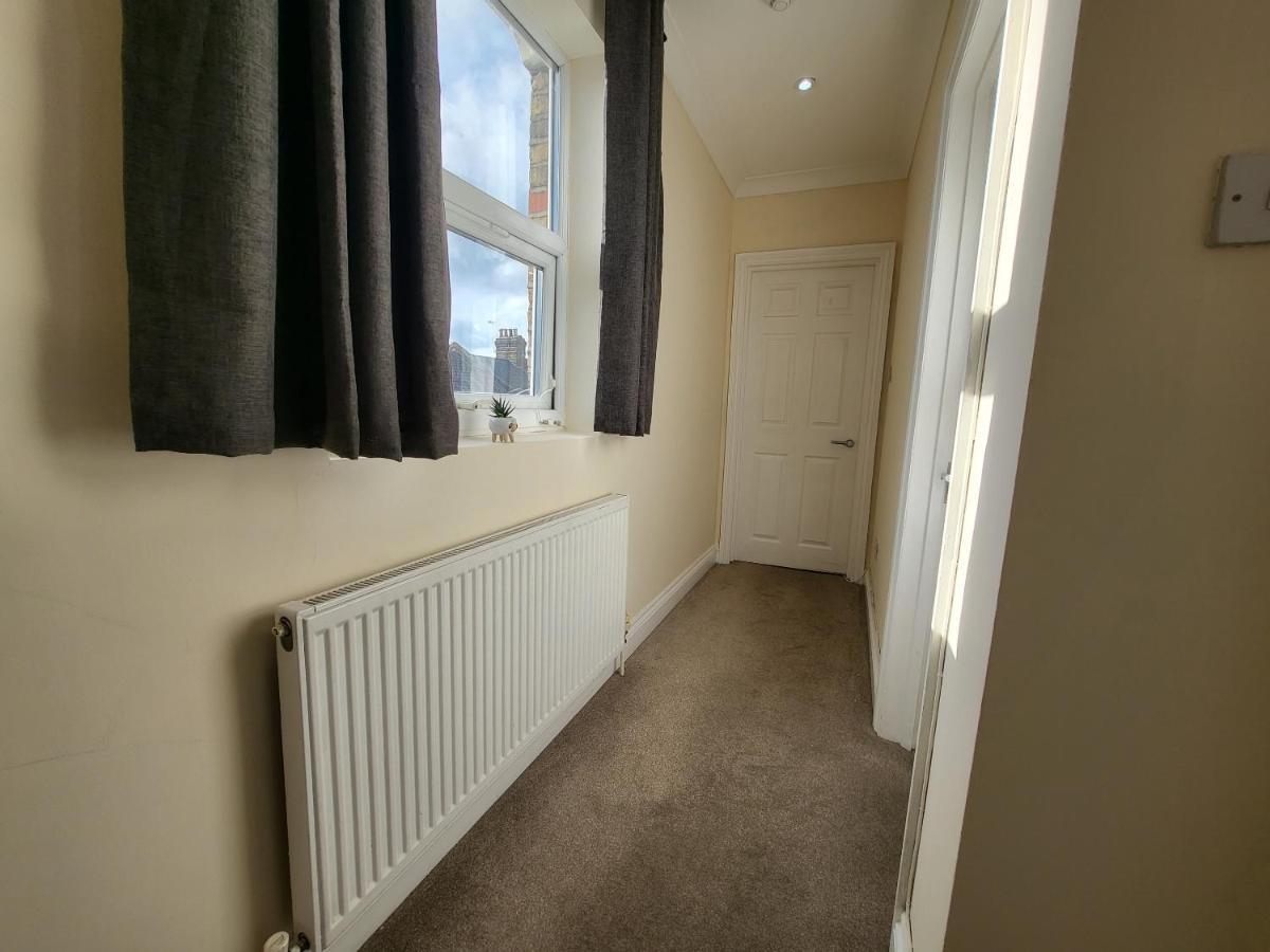 Tooting Bec Central Apartment By London Tube מראה חיצוני תמונה