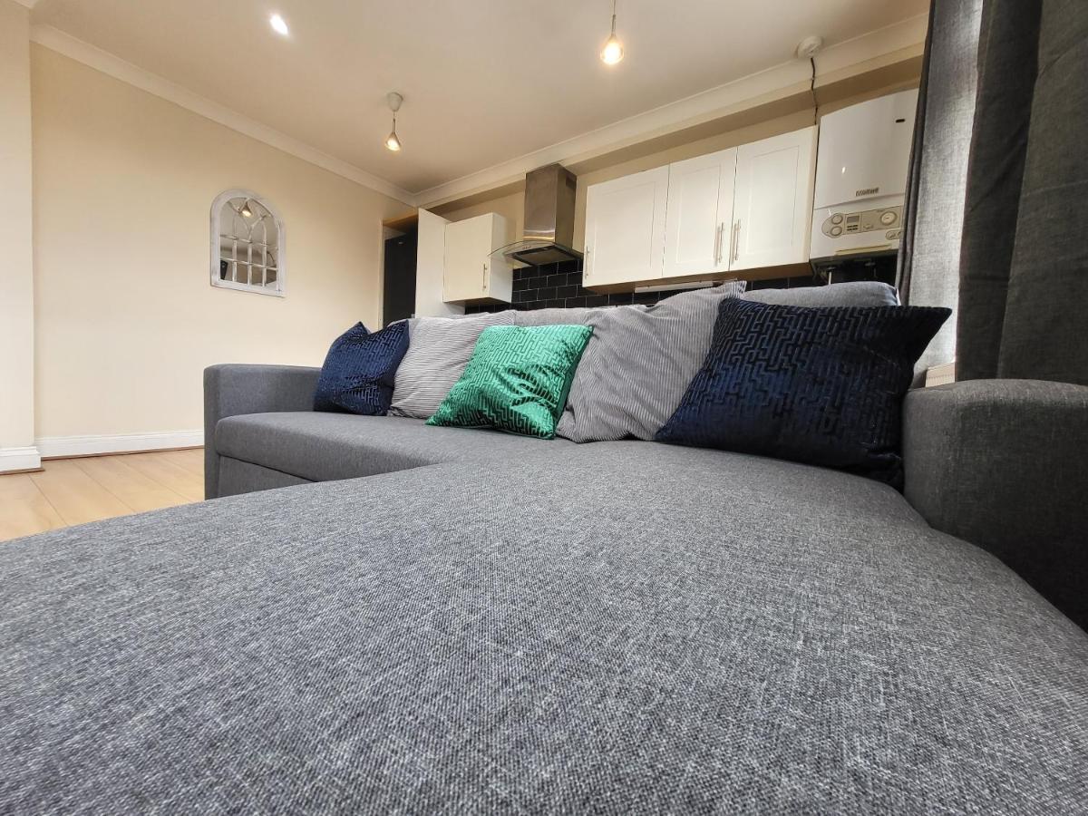 Tooting Bec Central Apartment By London Tube מראה חיצוני תמונה